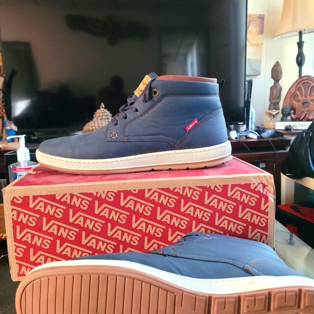 Levi's sneakers